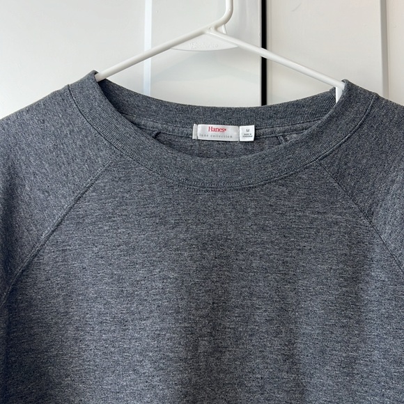 2 x Women’s Hanes Sweaters - Picture 6 of 6